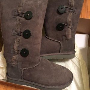 Fuzzy Gray Ugg Fashion Boots